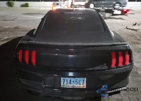 2020 Ford Mustang z USA, uszkodzony, nr VIN 1FA6P8TD7L5142829